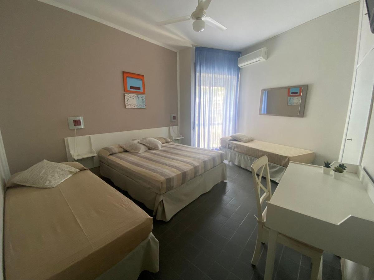 Hotel Anna Terracina Esterno foto