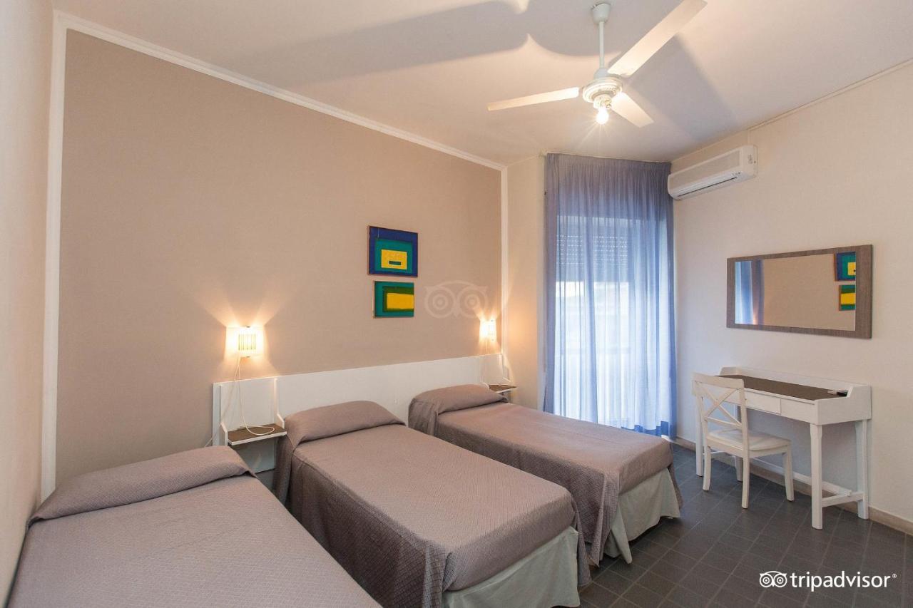Hotel Anna Terracina Esterno foto