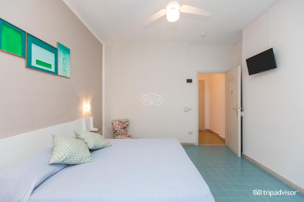 Hotel Anna Terracina Esterno foto