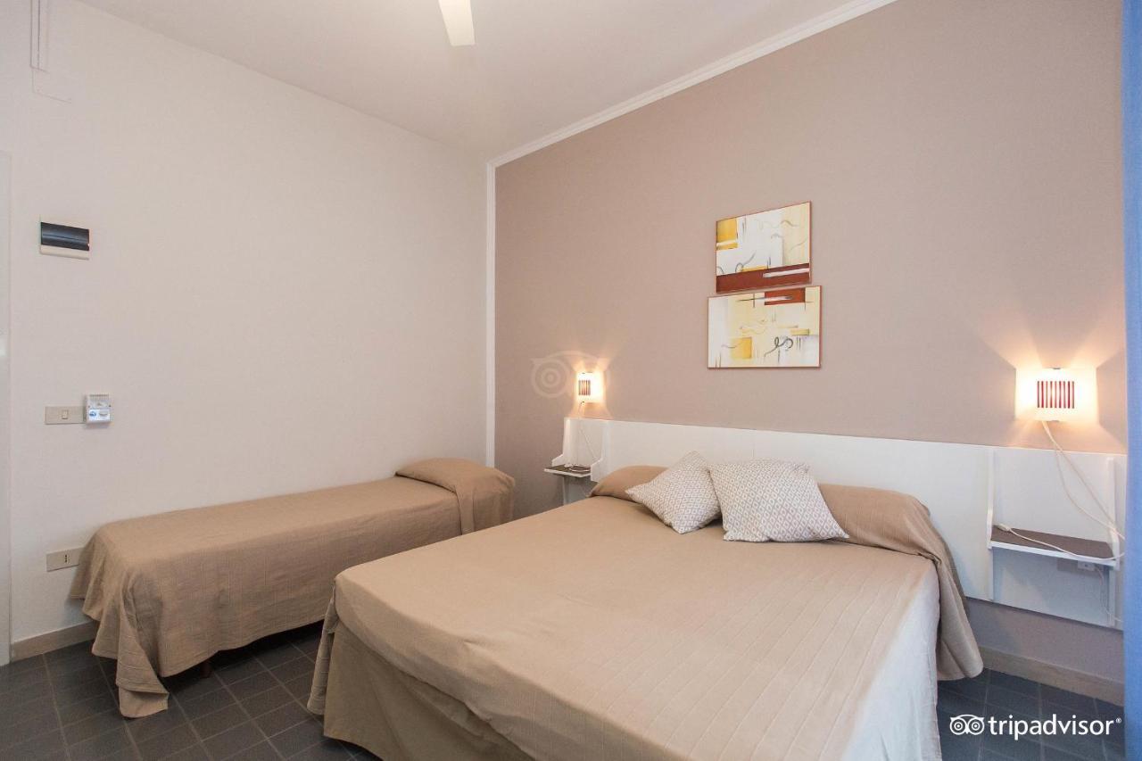 Hotel Anna Terracina Esterno foto