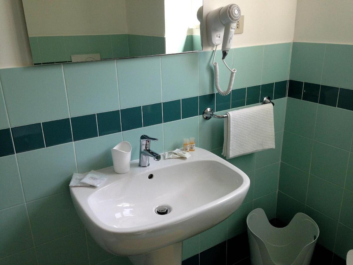 Hotel Anna Terracina Esterno foto