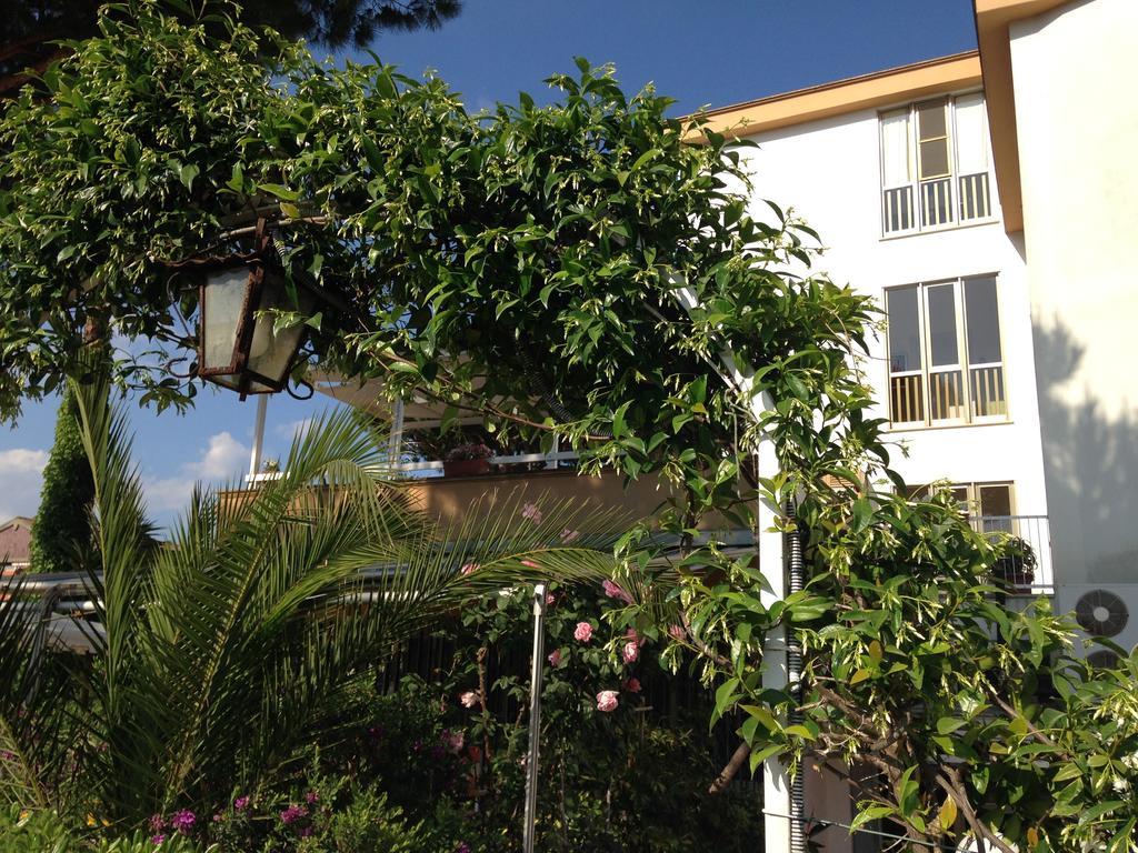 Hotel Anna Terracina Esterno foto