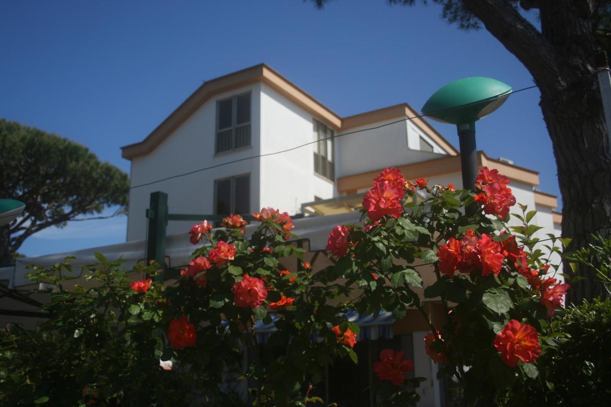 Hotel Anna Terracina Esterno foto