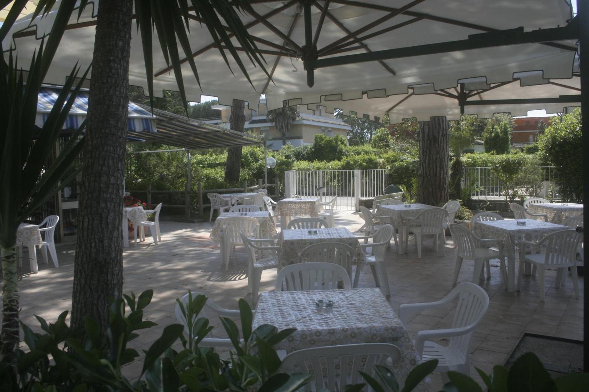 Hotel Anna Terracina Esterno foto