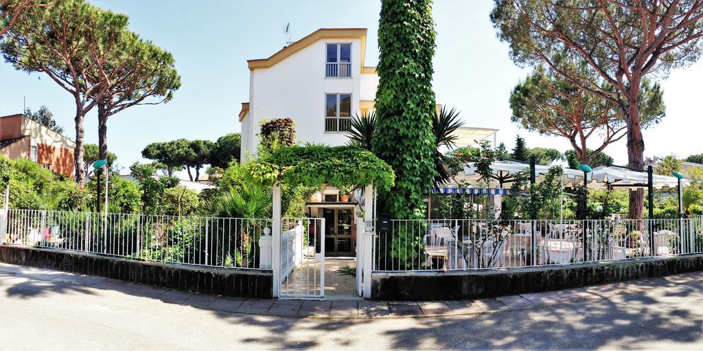 Hotel Anna Terracina Esterno foto