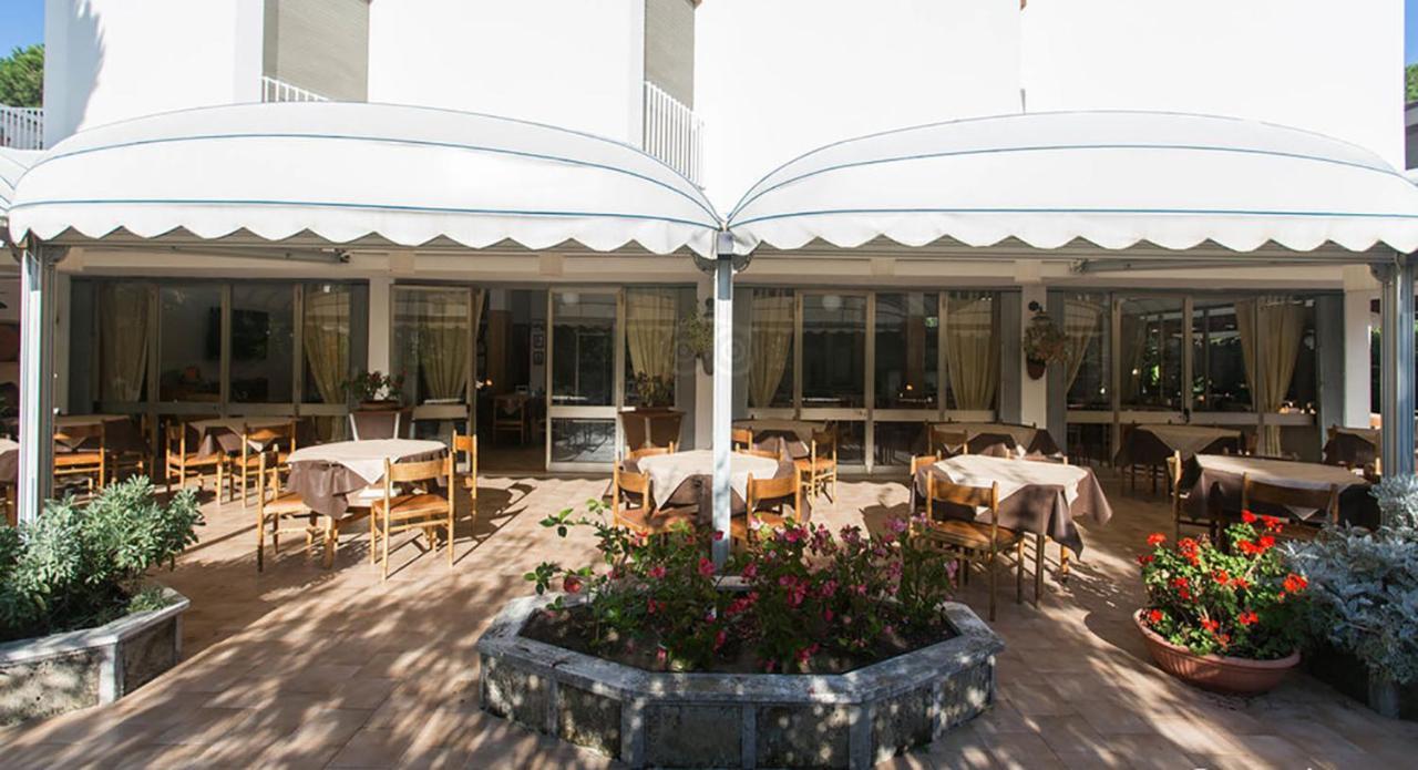 Hotel Anna Terracina Esterno foto