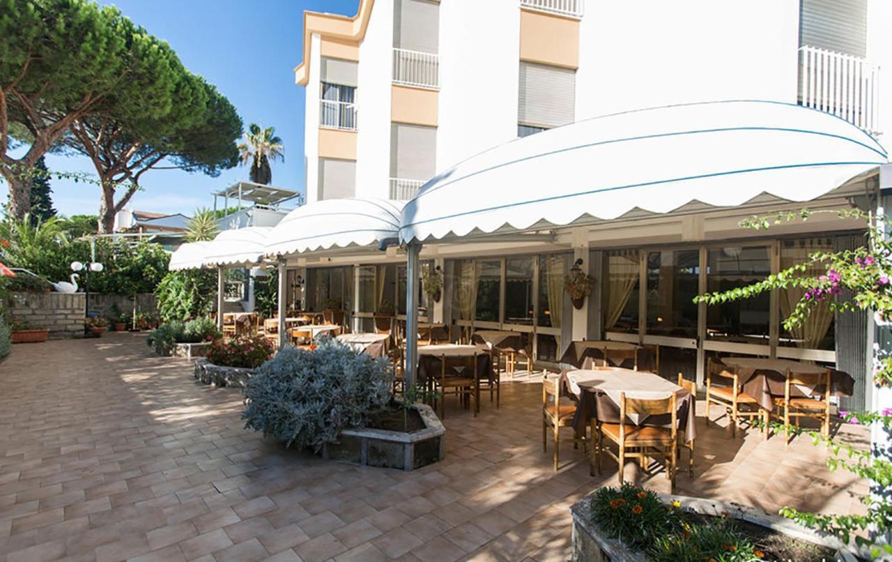 Hotel Anna Terracina Esterno foto