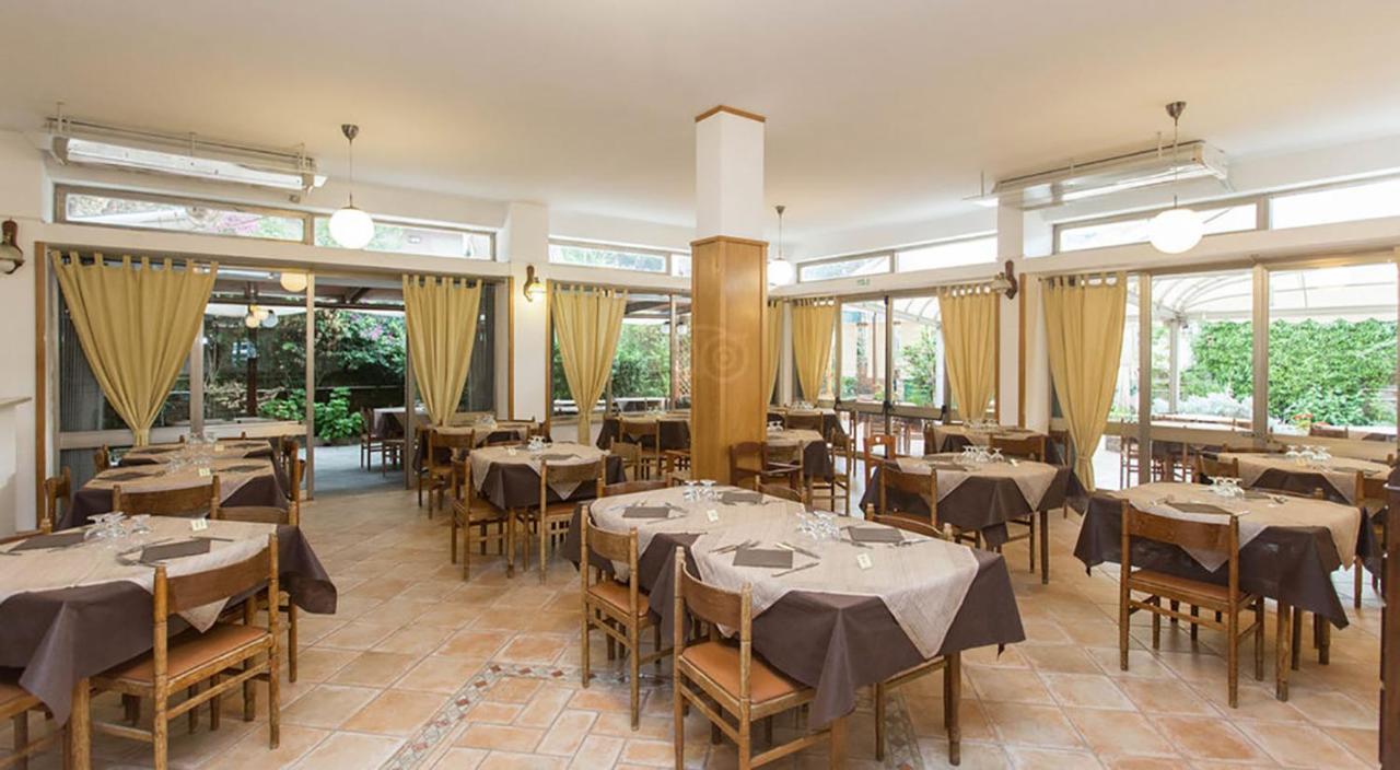 Hotel Anna Terracina Esterno foto